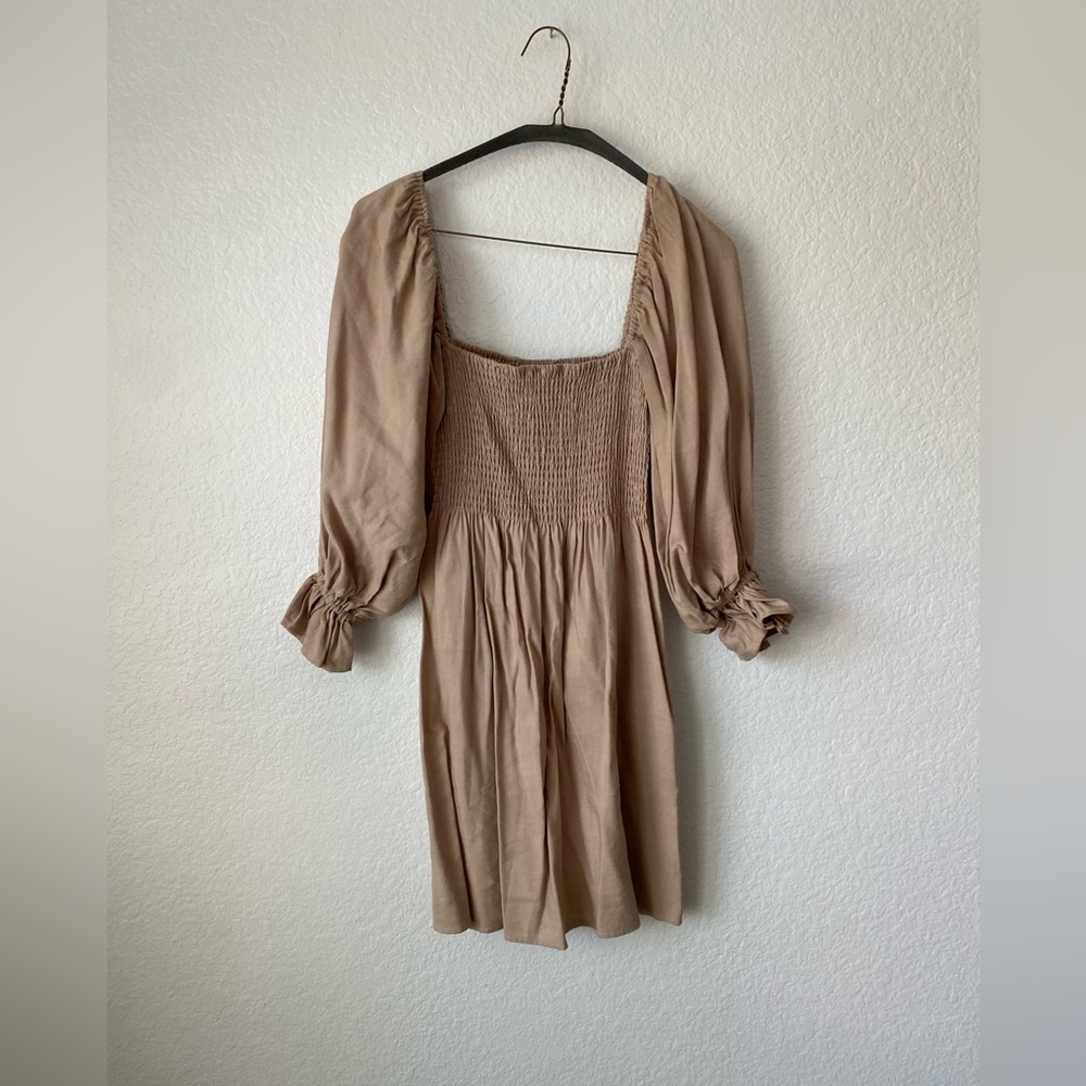 Super Cute Tan XS Kourt Dress with pockets. Stretchy top & Flowy Sleeves